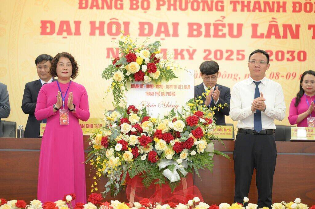 Thanh Dong Ward held a Party Congress for the first time in the new term. Photo: Thanh Trung