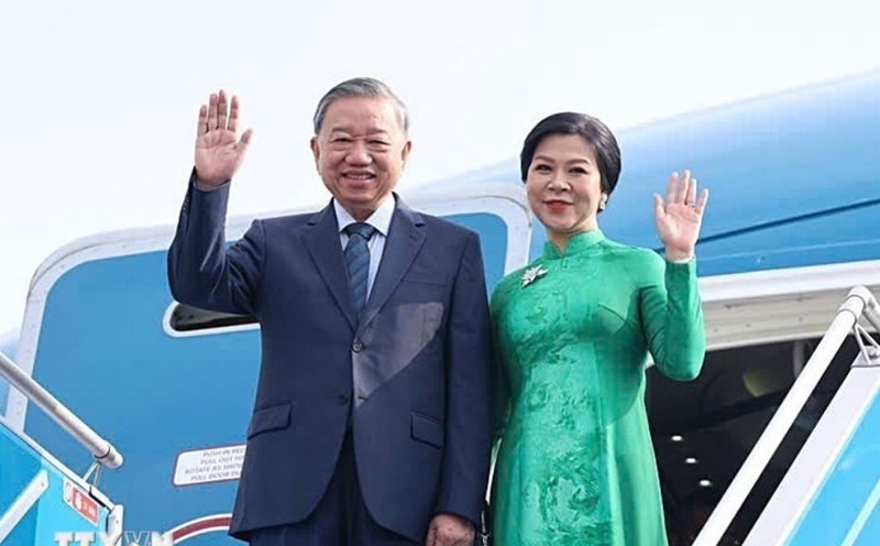 General Secretary To Lam and his wife begin a state visit to South Korea