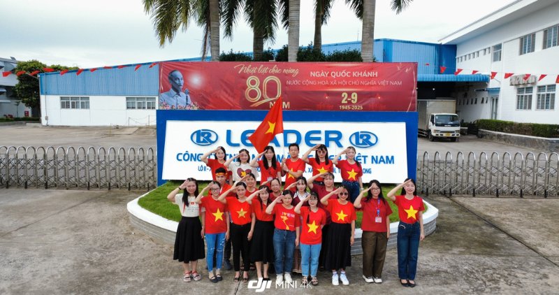 Doanh nghiep Vinh Long tang phuc loi dip le, mang den niem vui va su quan tam thiet thuc cho cong nhan. Anh: Hoang Loc