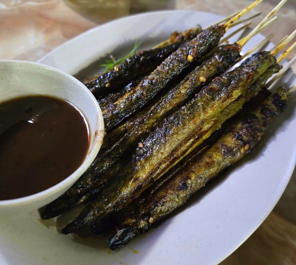 매콤한 메기 소스를 곁들인 구운 케오 생선은 9월 2일 연휴에 가족 식사의 맛을 바꾸는 맛있는 요리입니다. 사진: 뚜언 닷