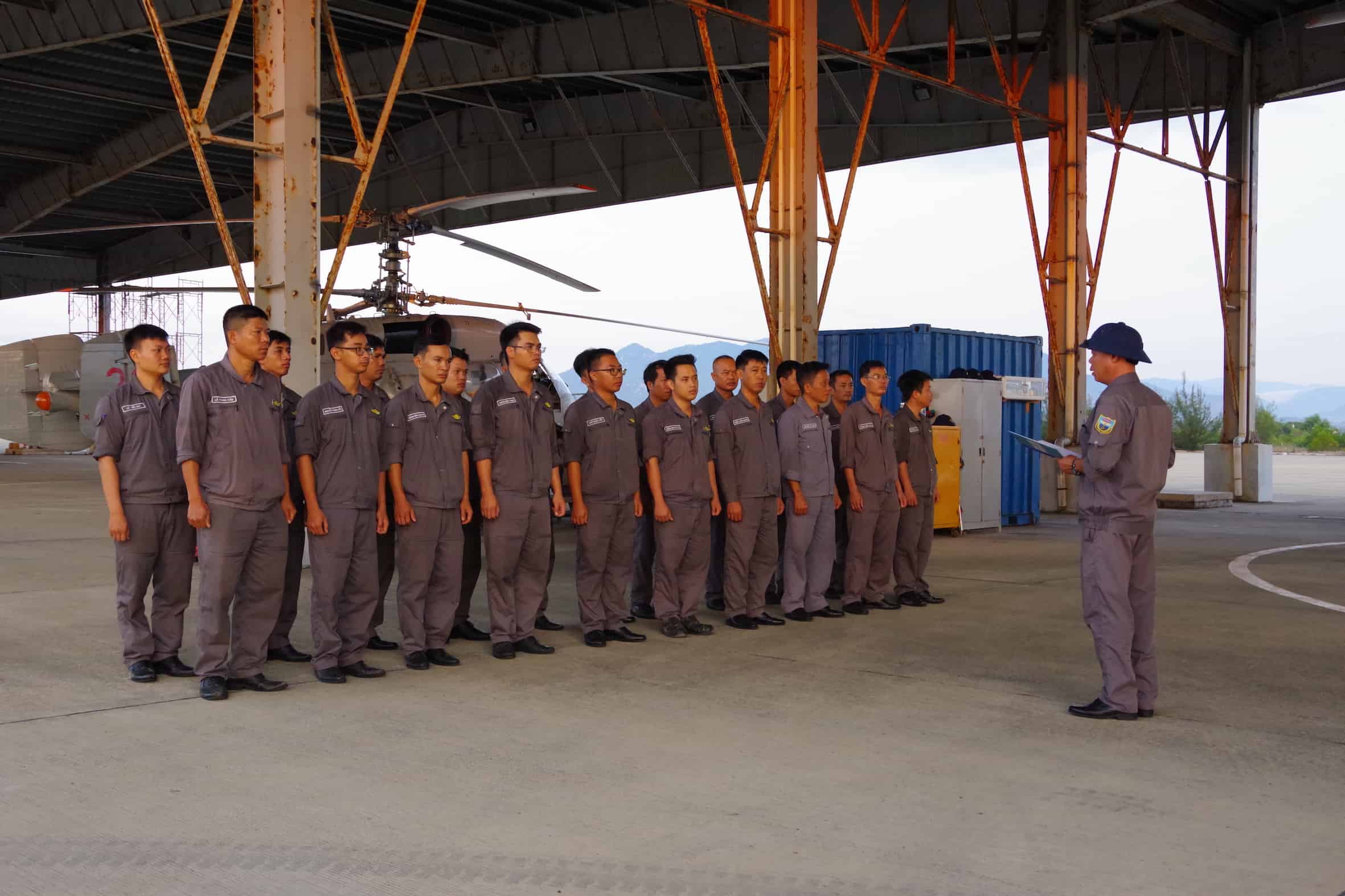 Huấn luyên cho nhân viên ky thuât Lữ doan 