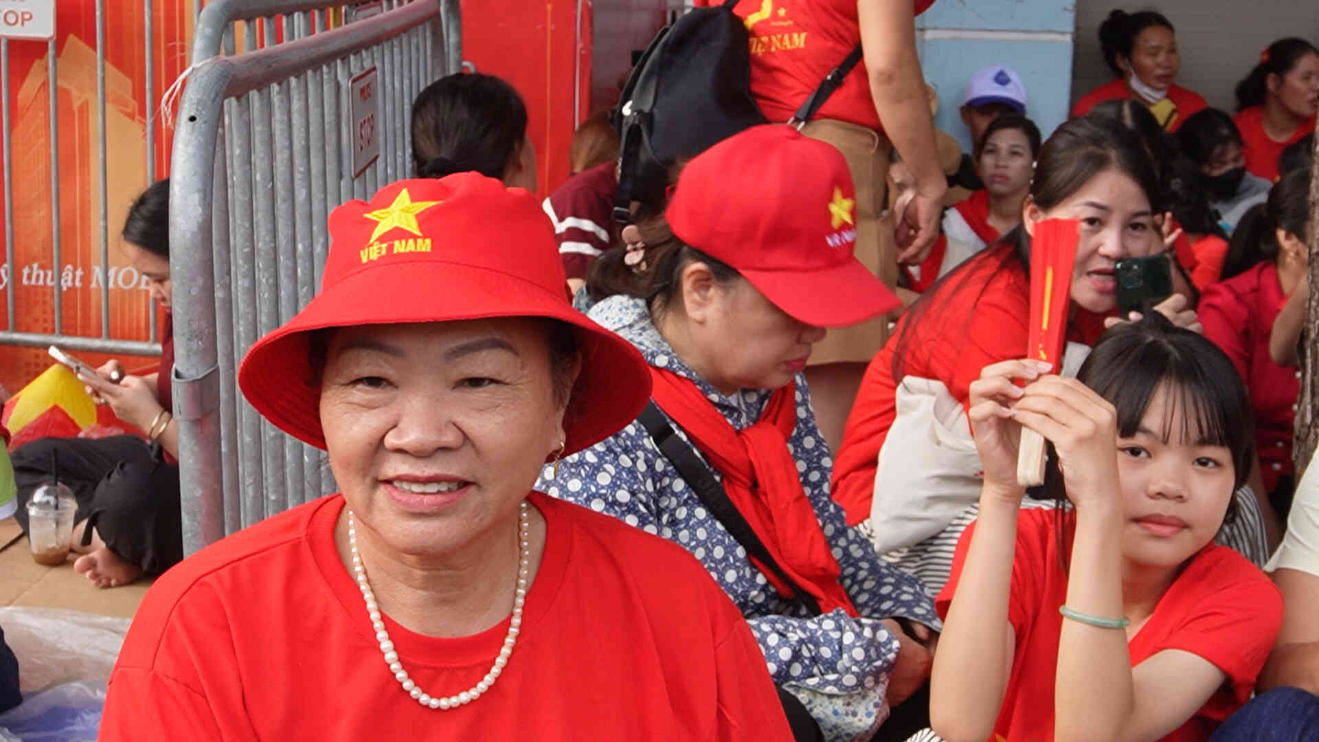 People from all over gathered in Hanoi from early morning to celebrate the National Day holiday on September 2