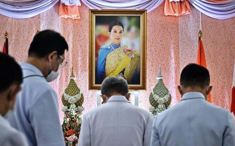 Portraits of Thai Principess Bajrakitiyabha Mahidol have been hung in many places since she fell ill. Photo: AFP