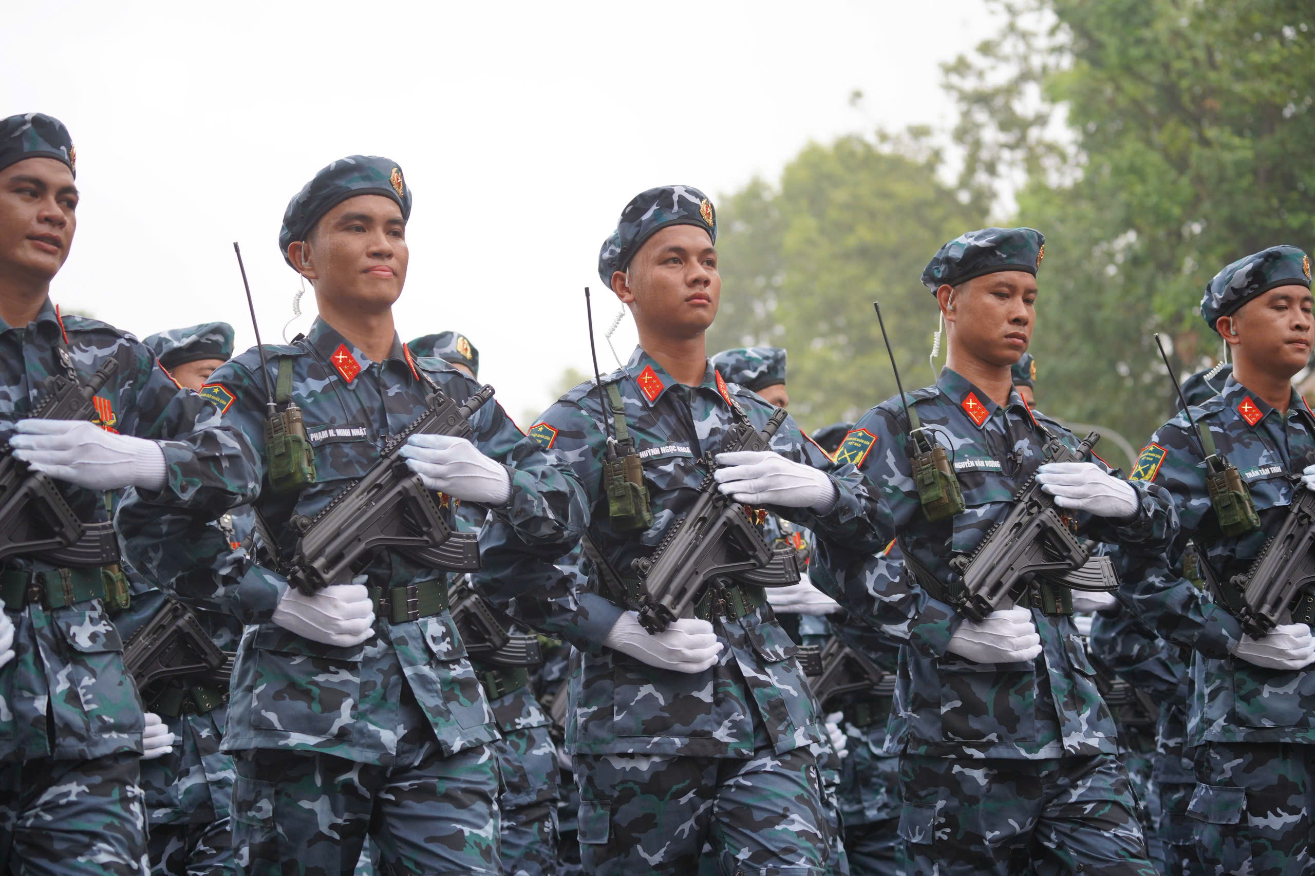 បងប្រុសចាស់
