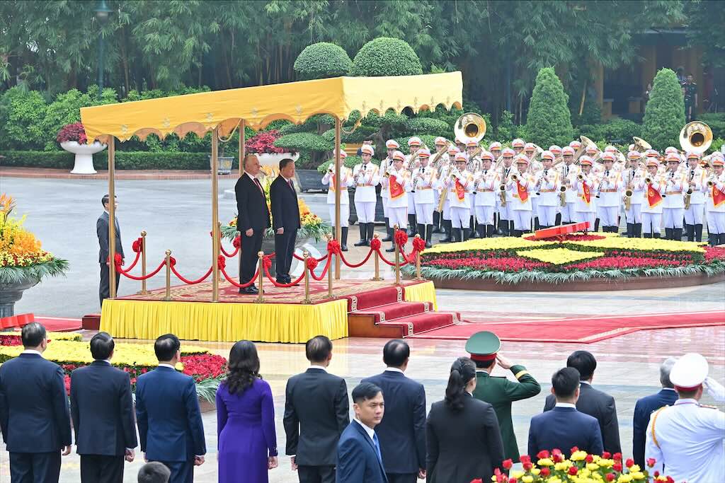 Khung canh le don Bi thu thu nhat, Chu tich nuoc Cuba sang 1.9. Anh: Hai Nguyen