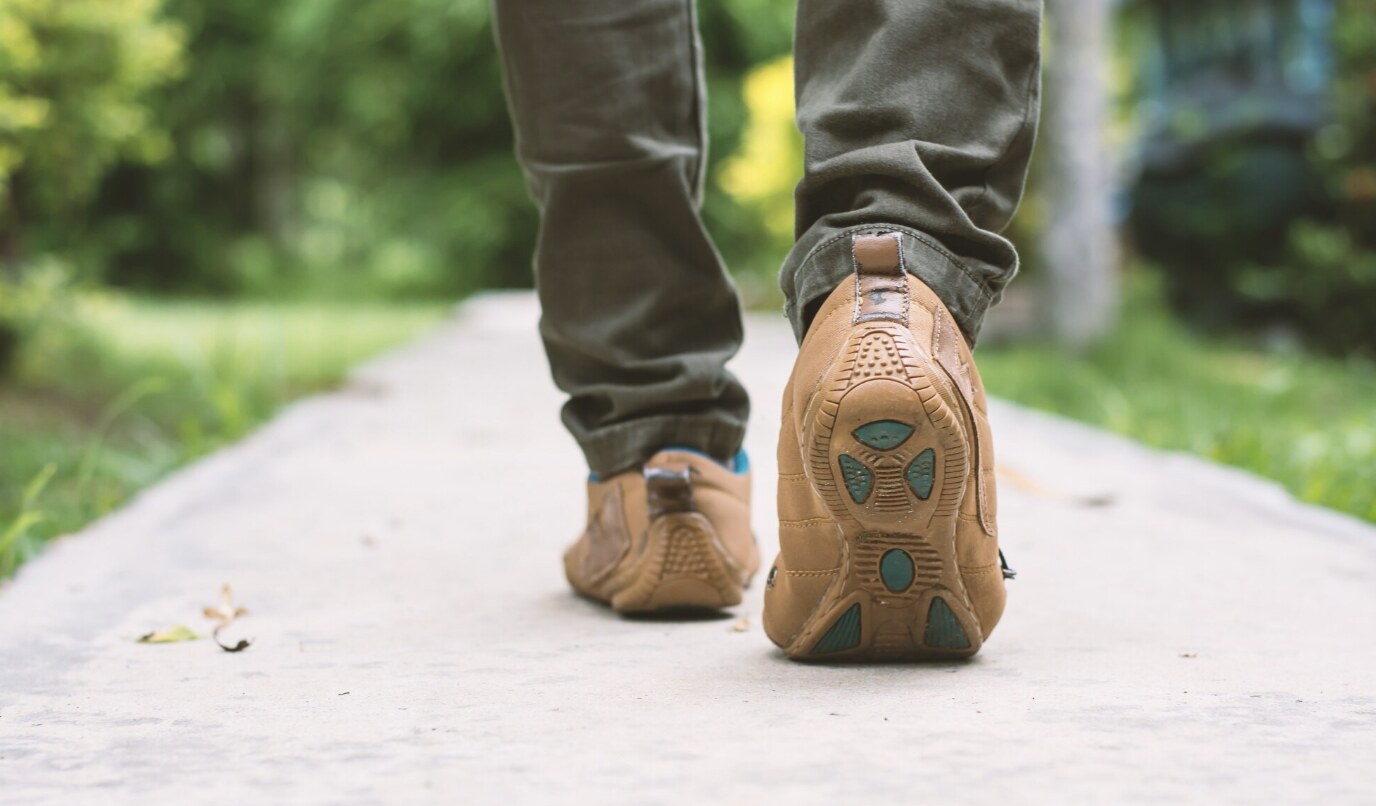 Whichever sidewalk or jogging activity burns more calories. Photo: Thuy Duong