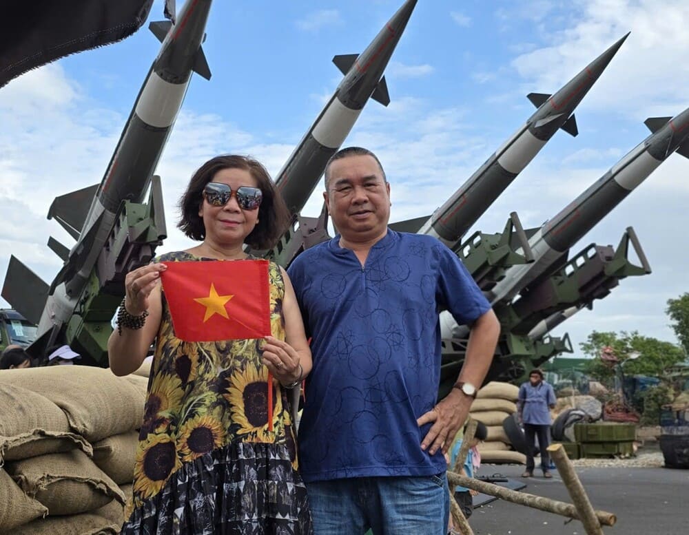 The couple can explore the heroic history of the nation together at museums and exhibitions. Photo: Tuan Dat