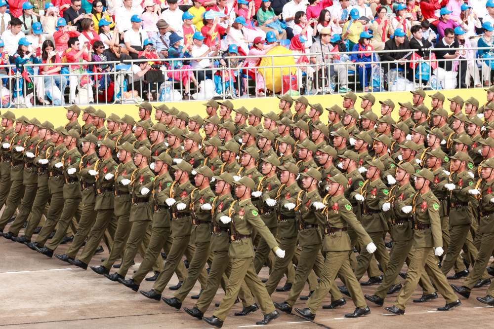 Khoi nam luc luong tham gia bao ve an ninh trat tu o co so. Anh: Hai Nguyen
