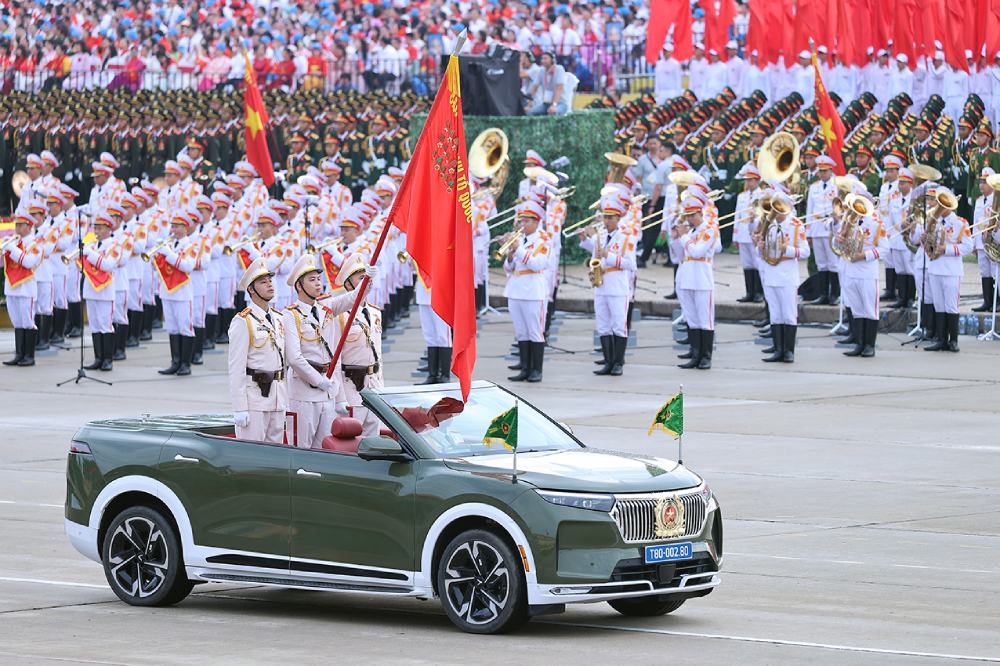 To Cong an ky - la co vinh quang vi an ninh voi nhung phan thuong cao quy ma Dang, Nha nuoc trao tang. Anh: Hai Nguyen
