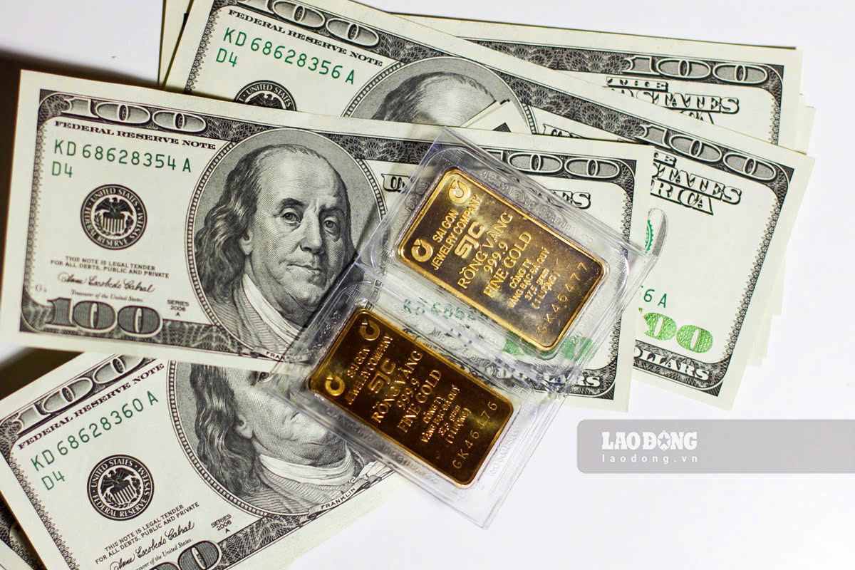 Gia vang dang o vung cao ky luc trong khi chi so USD tien sat moc quyet dinh 100 diem. Anh: Hai Nguyen