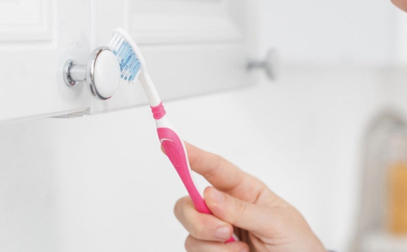 Brushing your teeth before eating helps protect your teeth from bacteria and acids. Photo: Thuy Duong