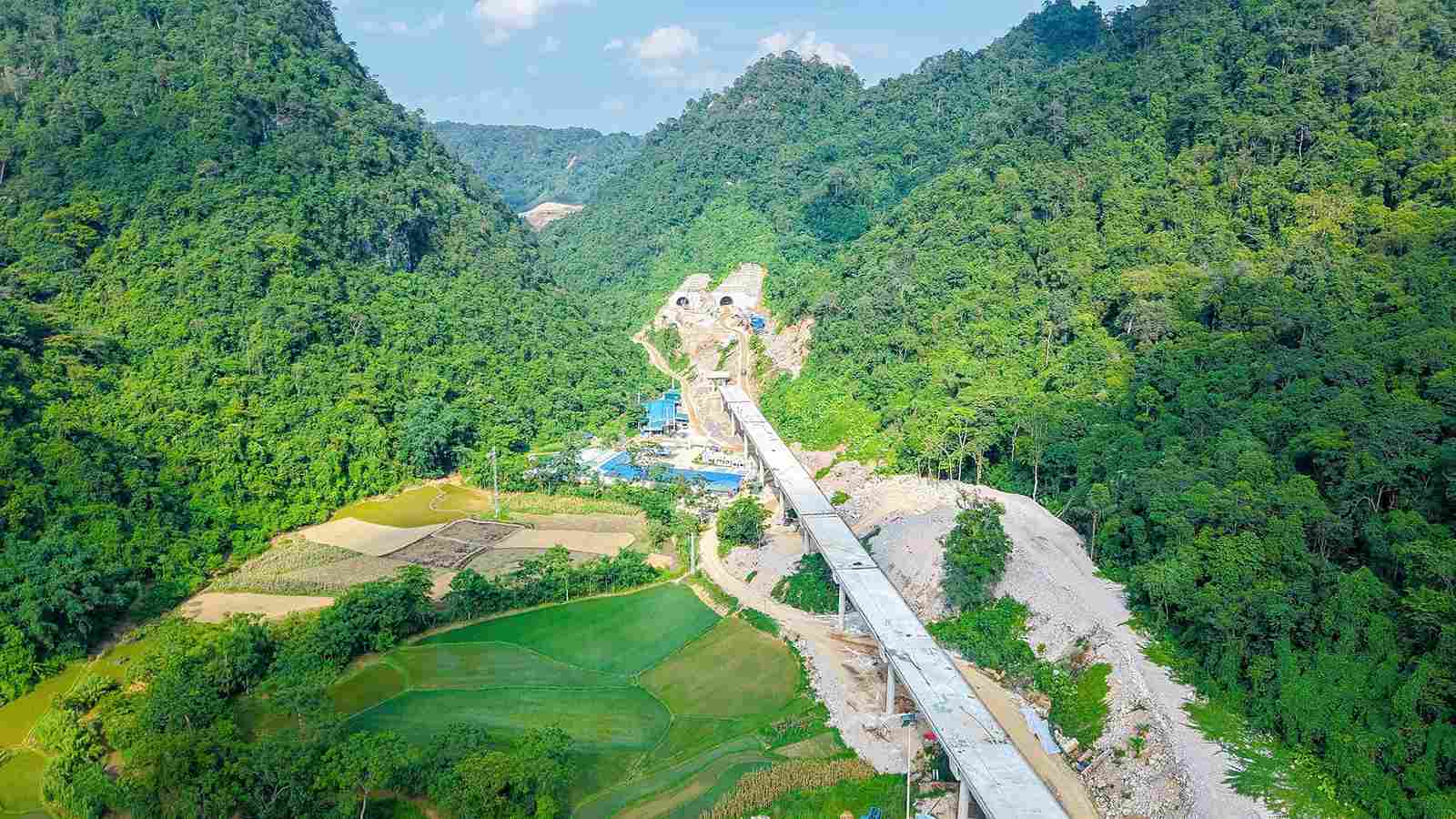 Tuyen cao toc dan hien huu voi hinh hai ngay mot hoan chinh. Anh: Tan Van
