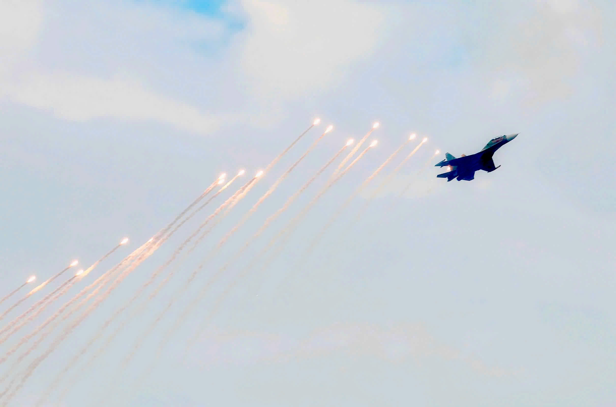 Ideal time and location to see Su-30MK2 at the parade on the morning of September 2. Photo: To The