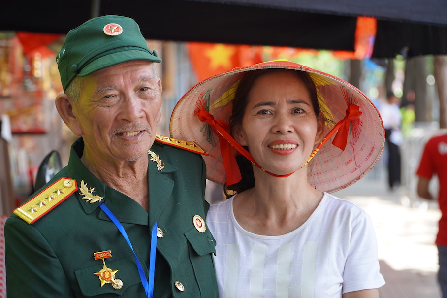 Ong nhan duoc nhieu tinh cam yeu men cua nguoi dan Thu do. Anh: Phong vien