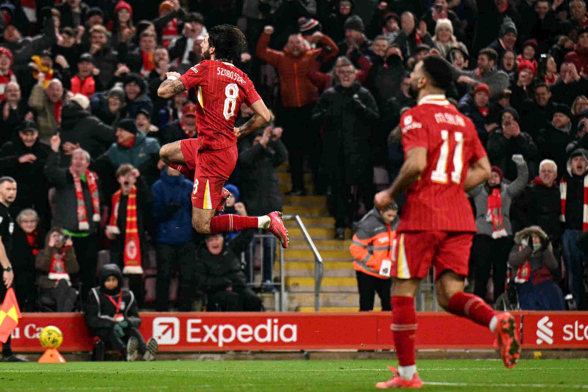 Dominik Szoboszlai lap sieu pham ngay tai thanh dia Anfield. Anh: AFP