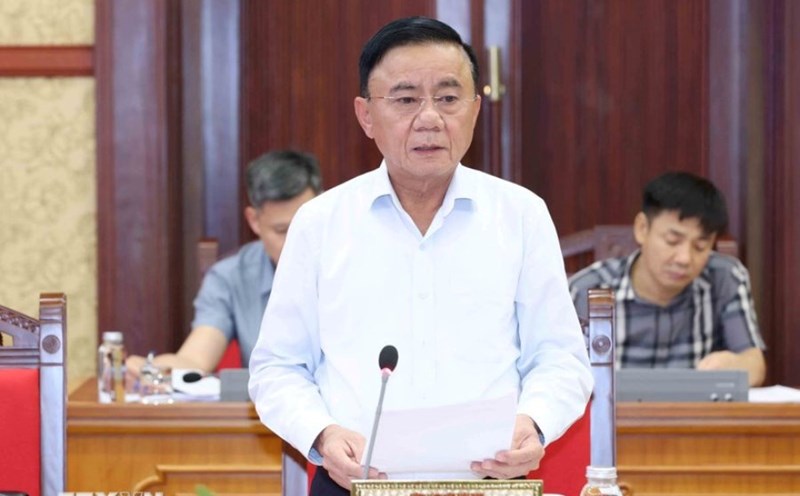 Politburo member, Standing member of the Secretariat Tran Cam Tu - Head of the Organizing Committee for the 14th Congress chaired the meeting. Photo: VNA