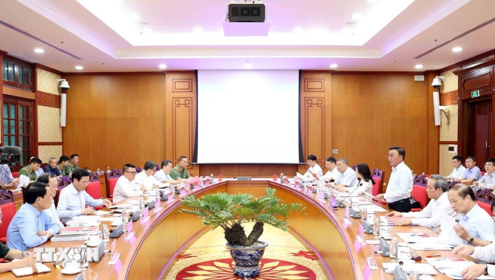 Phien hop Tieu ban To chuc phuc vu Dai hoi dai bieu toan quoc lan thu XIV cua Dang. Anh: TTXVN