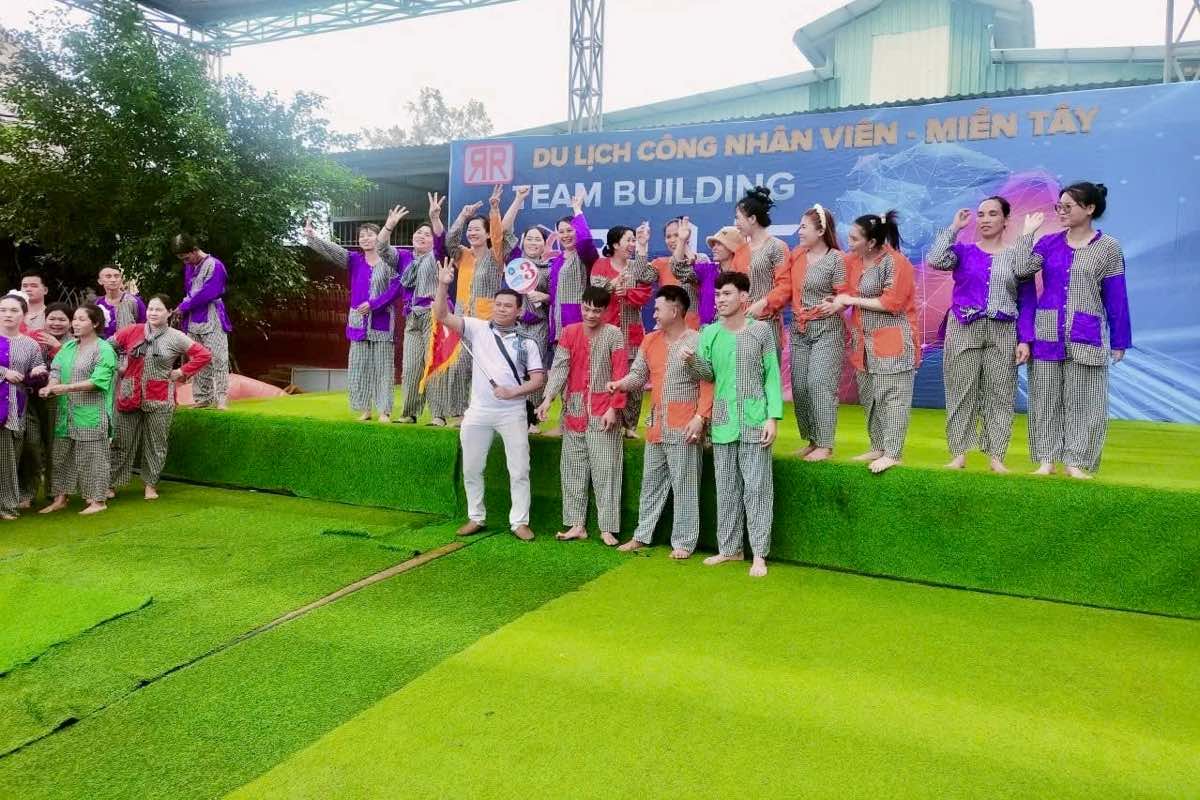 Hoat dong teambuilding de gan ket cong nhan lao dong. Anh: Trang Anh