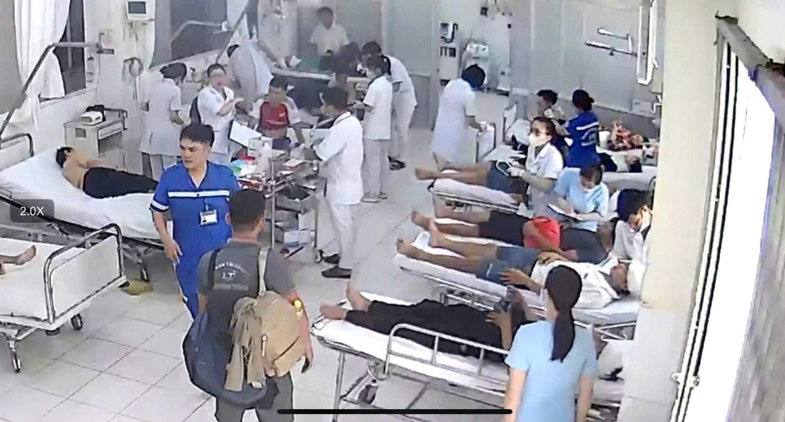 The victims of the accident at the Van Phong - Nha Trang expressway toll station are being treated at Khanh Hoa General Hospital. Photo: Khanh Hoa General Hospital