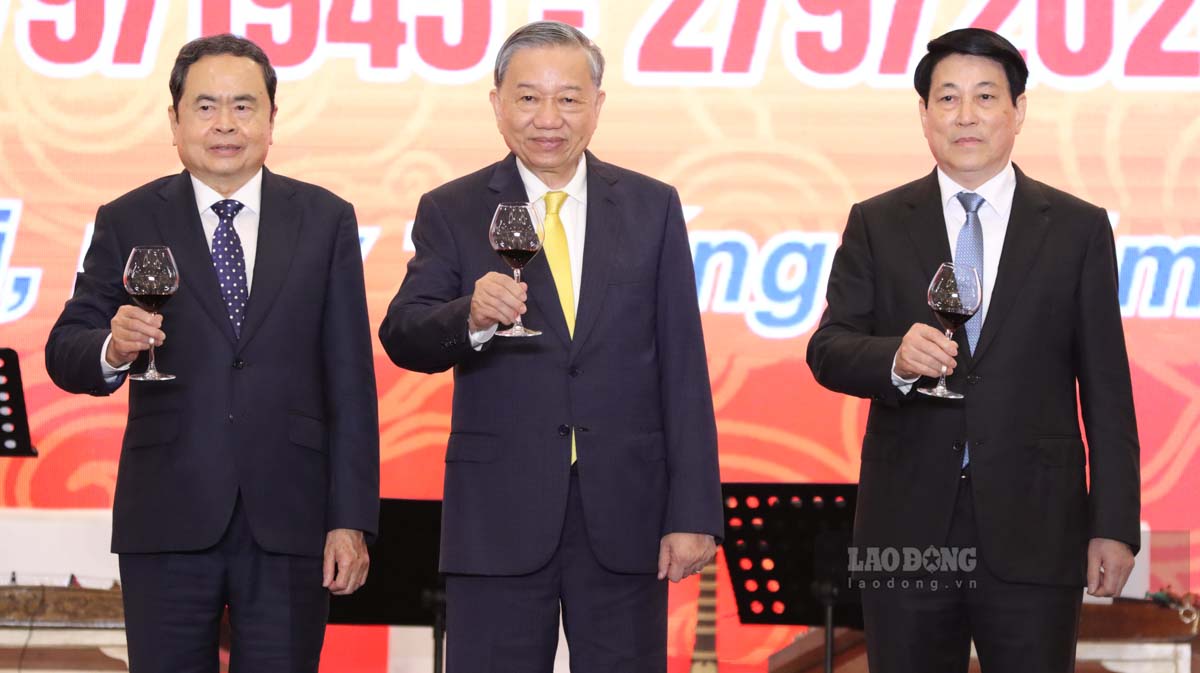 Party and State leaders organized a solemn reception to celebrate the 80th anniversary of the National Day. Photo: Hai Nguyen