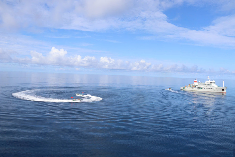 Ship and boats of the Vietnam Navy practice in the waters of Khanh Hoa, ready for the parade to celebrate the 80th anniversary of National Day on September 2. Photo: Phuong Linh