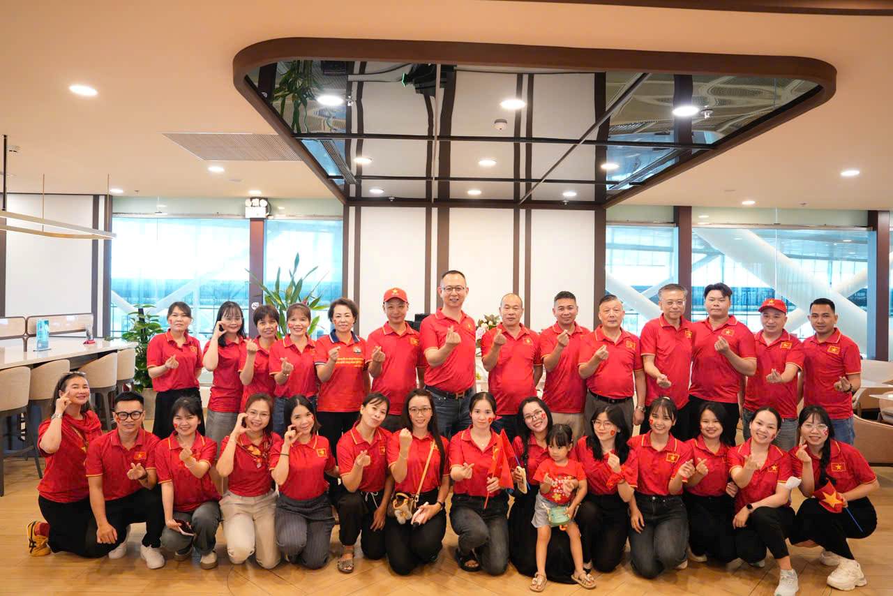 Nhieu lao dong xuat sac duoc tham gia chuyen di y nghia nay. Anh: CDCS cung cap