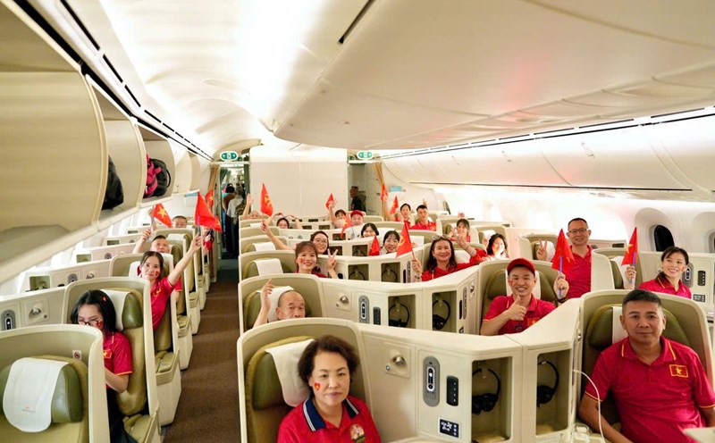 The Trade Union of Cua It A Chau Technology Co., Ltd. organizes tours for workers to Hanoi on the occasion of National Day on September 2. Photo: Provided by the Trade Union