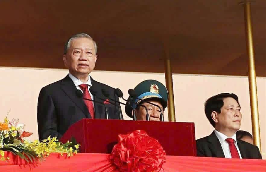 또 람 총서기가 베트남 사회주의 공화국 건국 80주년 기념식에서 연설하고 있습니다. 사진: TTXVN