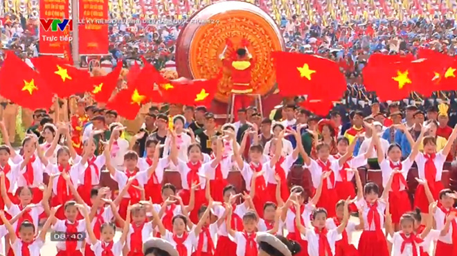 Art program to celebrate the A80 grand festival at Ba Dinh Square. Screenshot