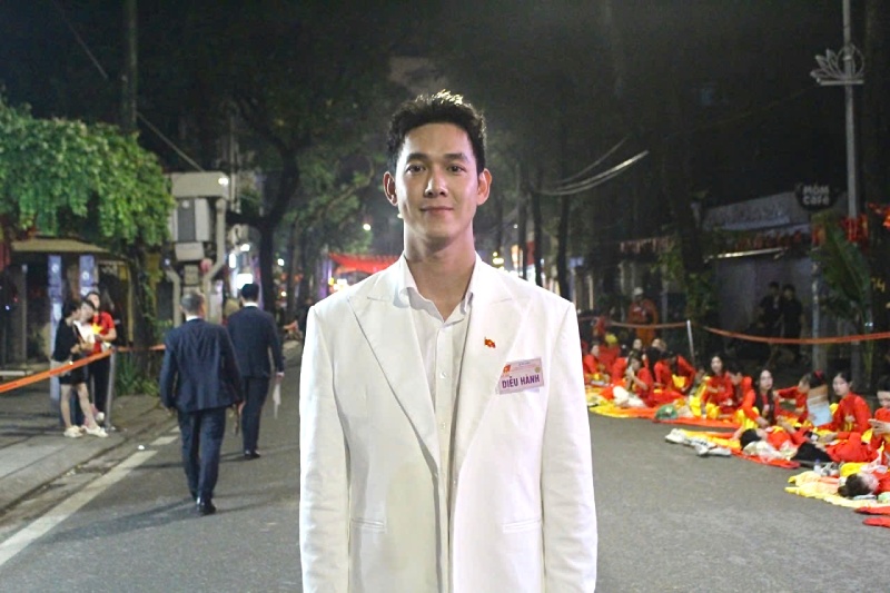 Nam ca si, dien vien Song Luan. Anh: Le Tuyen