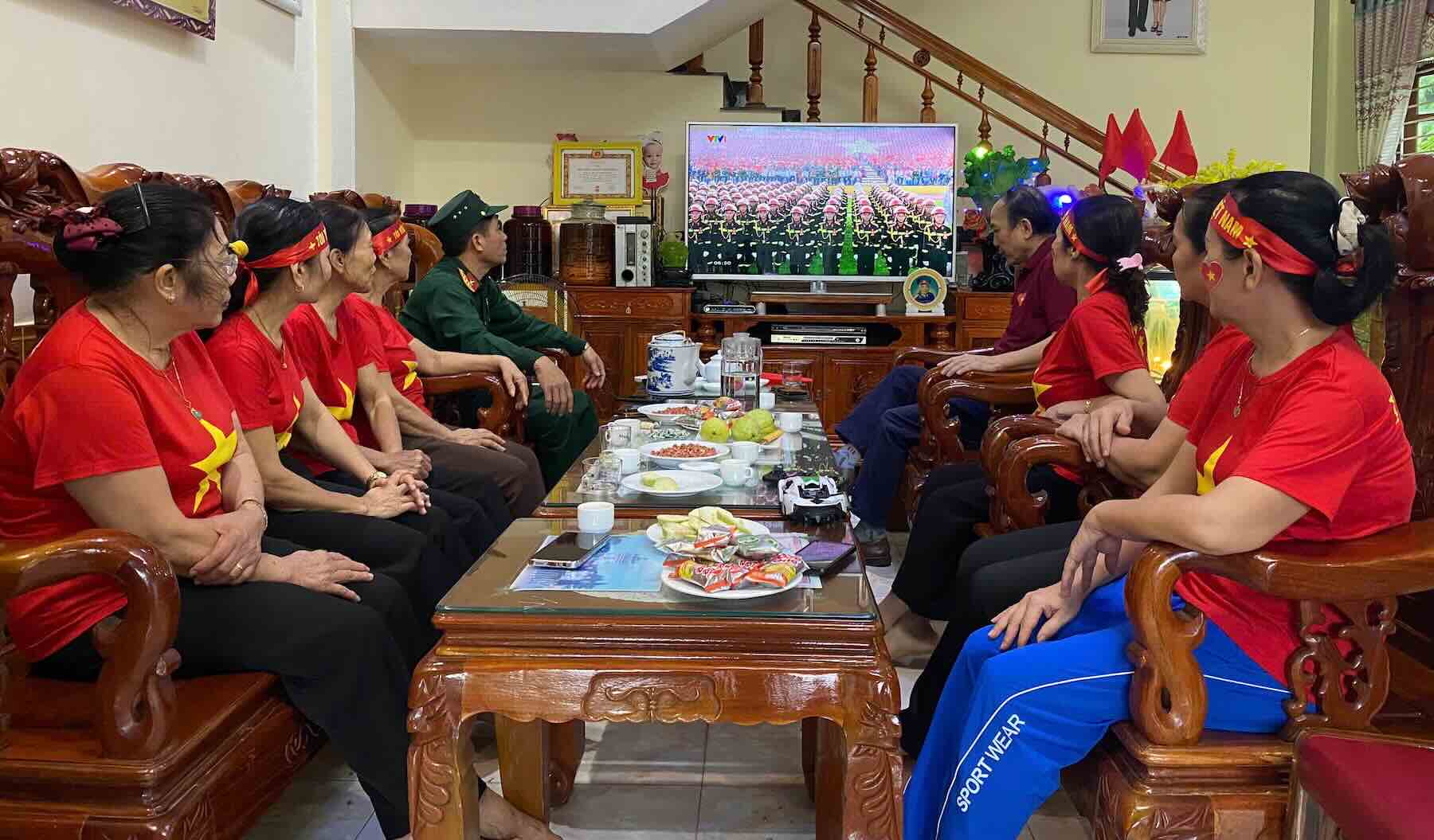 Hoa chung khong khi ngay Quoc khanh cung ca nuoc. Anh: Ngo Hien