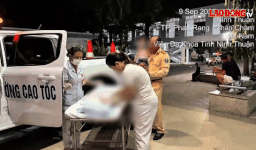 The Traffic Police force supported taking the mother to the emergency room. Photo: Traffic police