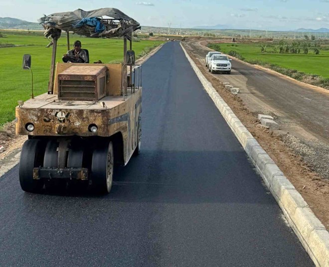 Voters propose planning a highway connecting to the Central Highlands. Photo: Thanh Tuan