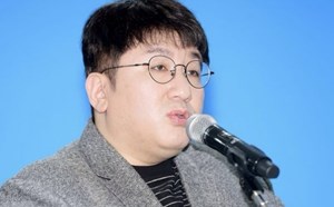 CEO công ty quản lý BTS bị cảnh sát thẩm vấn