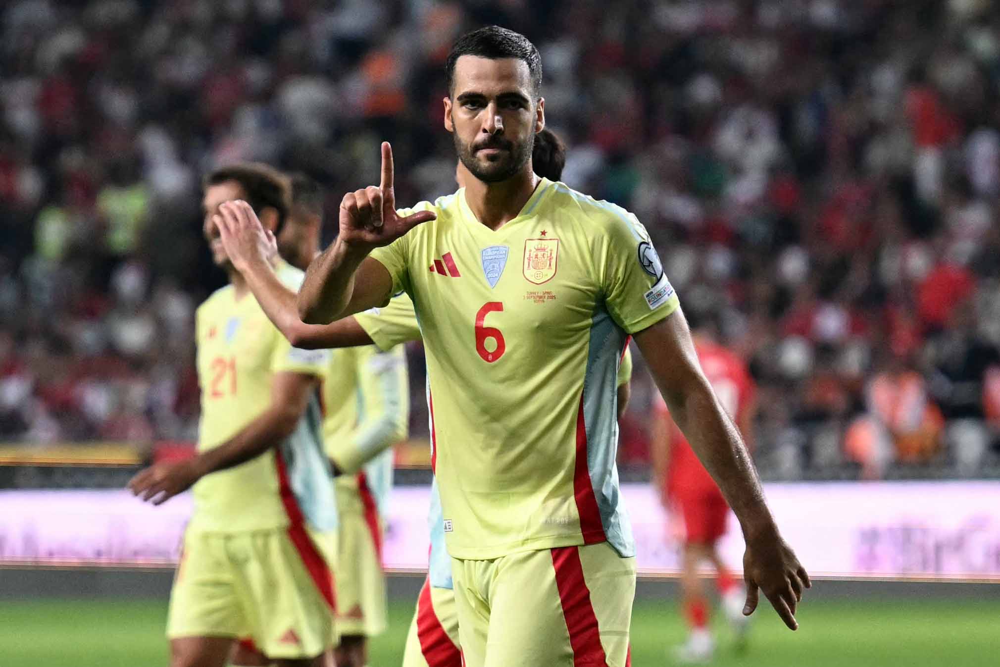 Mikel Merino lien tuc ghi ban cho doi tuyen Tay Ban Nha. Anh: AFP