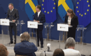 Vừa nhậm chức, Bộ trưởng Y tế Thụy Điển ngã quỵ giữa buổi họp báo