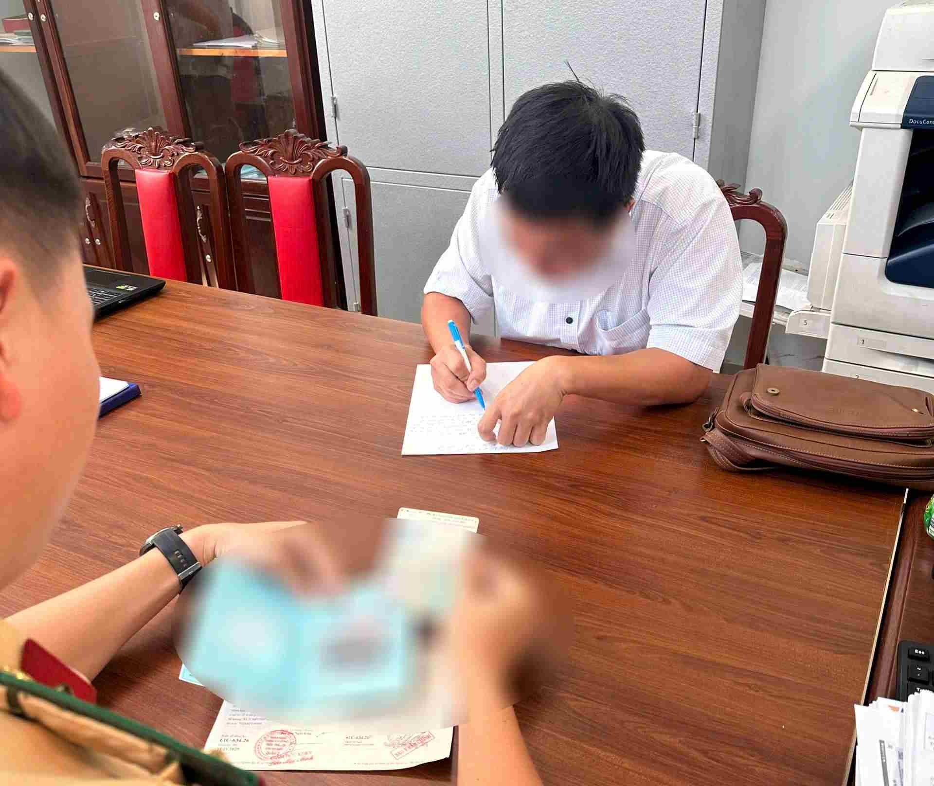 The National Highway 13 Traffic Police Station under the Ho Chi Minh City Police Department issued a fine for the driver who flashed a traffic light and ran a red light. Photo: Provided by the Traffic Police Department of Ho Chi Minh City Police