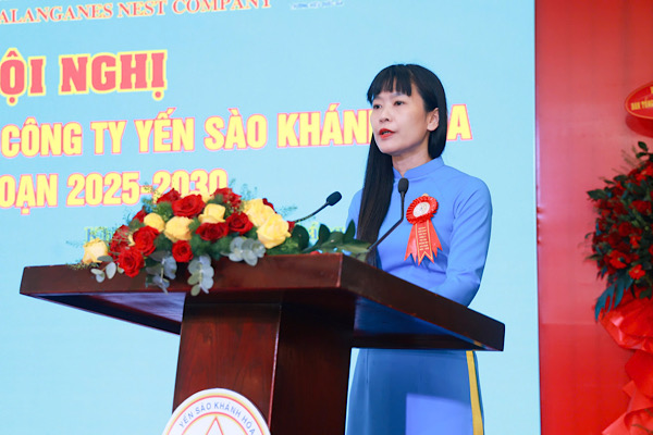 Ba Trinh Thi Hong Van – Chu tich Hoi dong thanh vien Cong ty Yen sao Khanh Hoa phat dong thi dua giai doan 2025-2030.Anh: Nhu Quynh