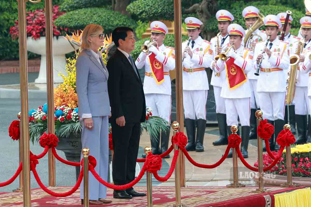 Chu tich nuoc Luong Cuong va Phu nhan chu tri le don. Anh: