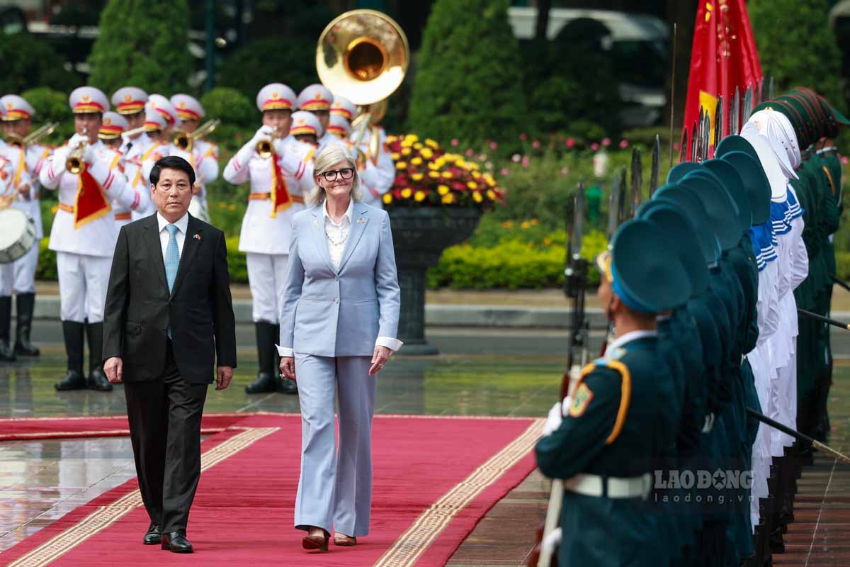 Chủ tịch nước Lương Cường chủ trì lễ đón Toàn quyền Australia