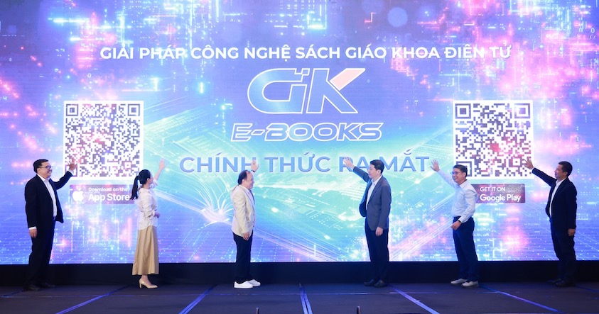 Ra mắt Giai phap công nghê sach giao khoa diên tử GK eBooks. Anh: Ban to chuc 