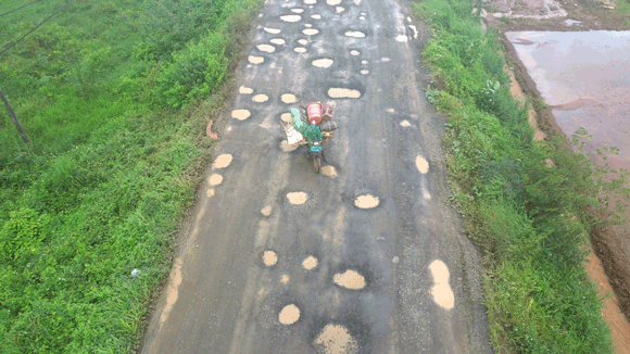 Gia Lai province requires strict supervision of projects of construction contractors with low prices. Photo: Thanh Tuan