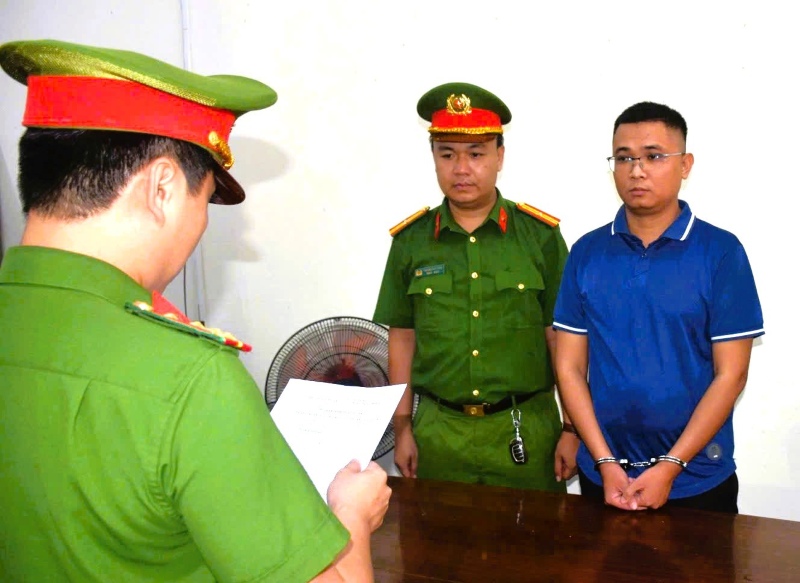 Đà Nẵng bắt, khởi tố nhân viên ngân hàng lừa đảo hơn 15 tỉ đồng