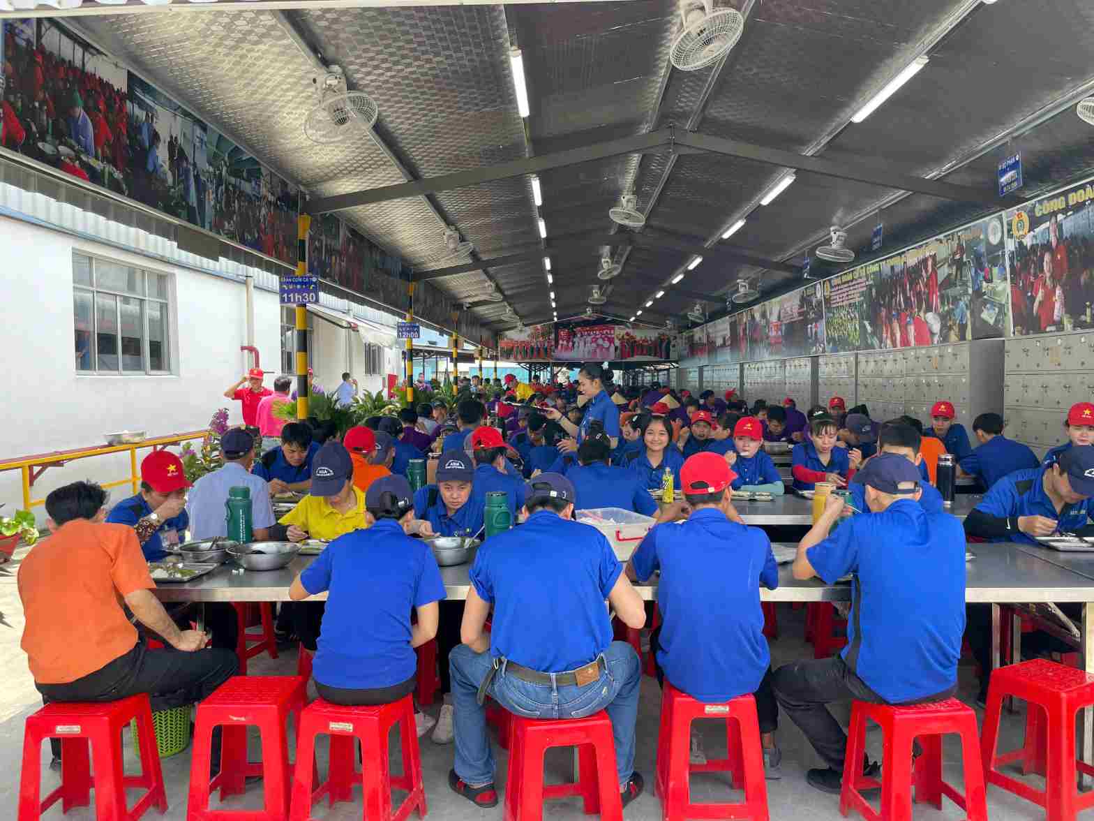 Cong ty TNHH Ky nghe Cua Y A Chau Mejora de la cocina de los trabajadores. Foto: CDCS proporcionada