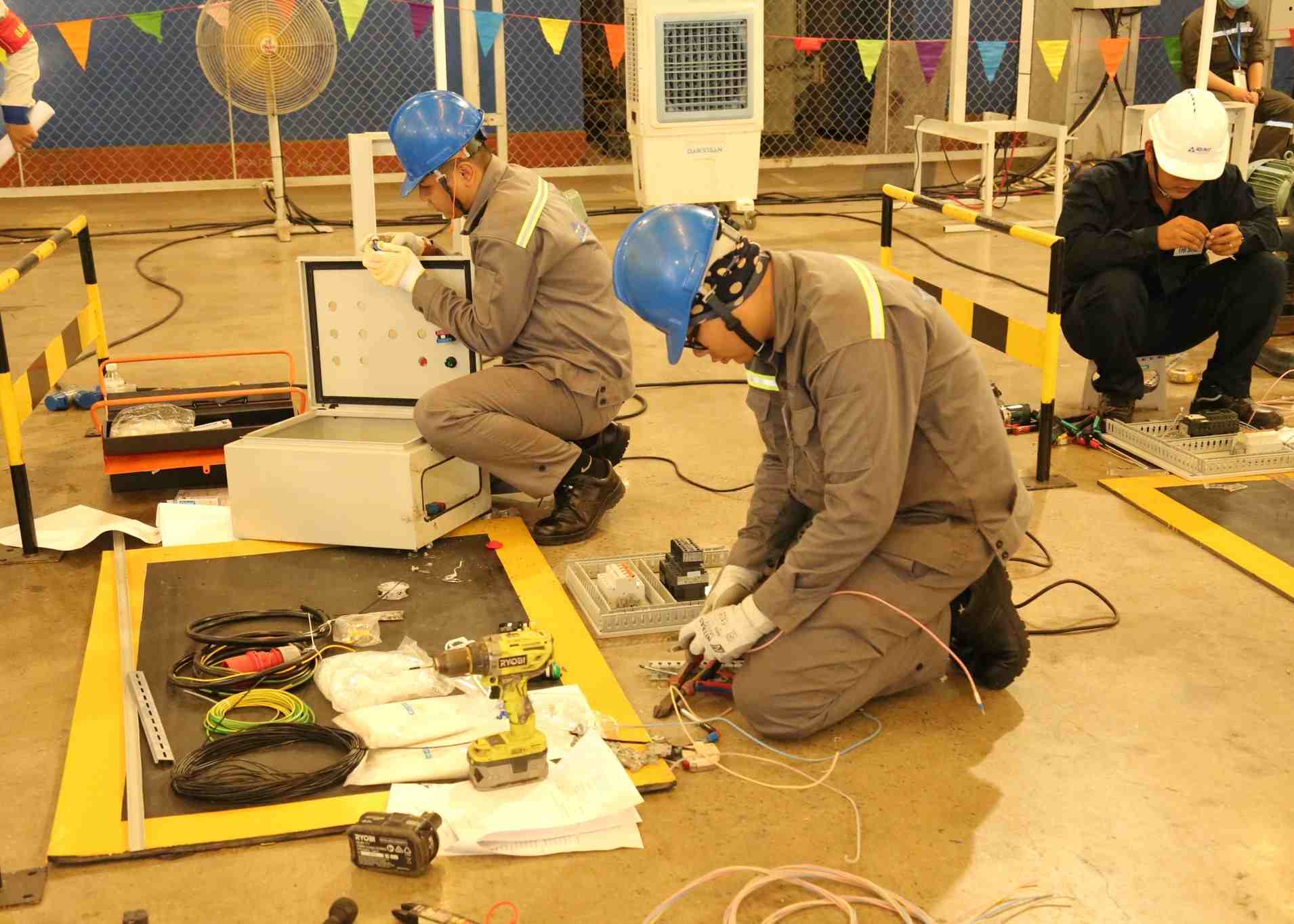 La Compañia Anonima de Acero Hoa Phat Dung Quat en la provincia de Quang Ngai necesita contratar hasta 2.000 trabajadores. Foto: Hoa Phat