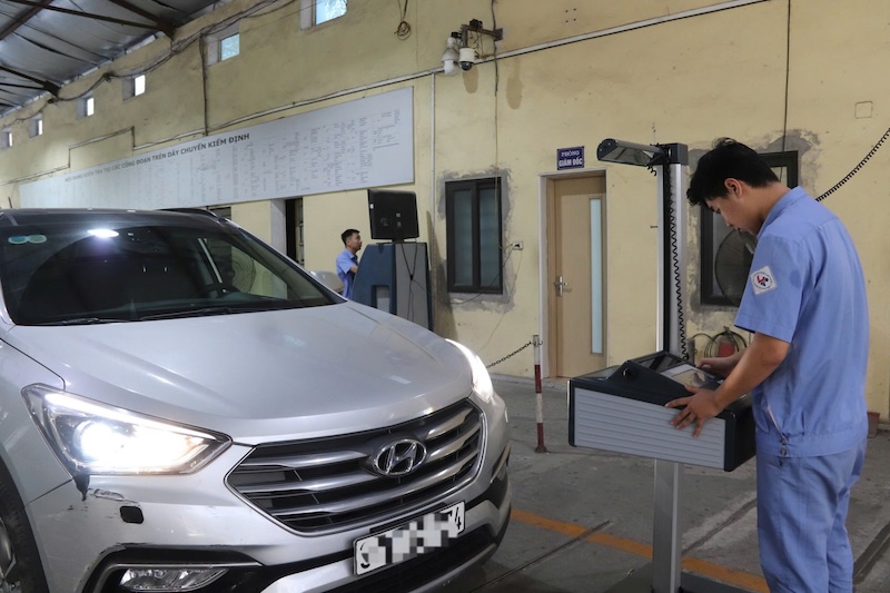 No increase in prices, low allowances make many inspectors look forward to the new policy. Photo: My Linh