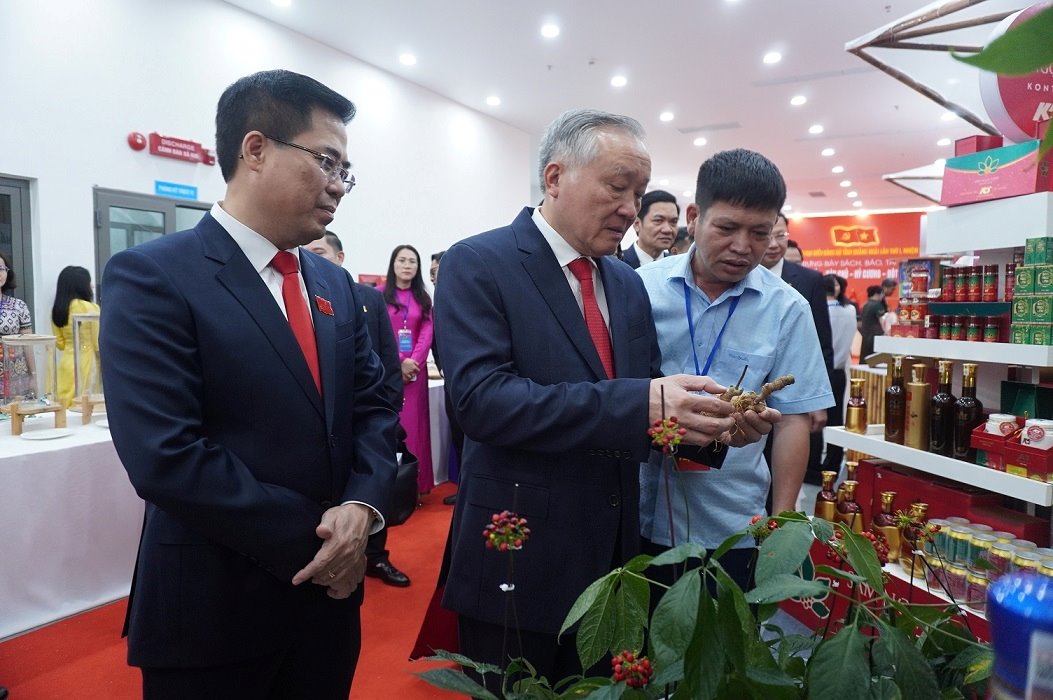 Phó Thủ tướng Thường trực Nguyễn Hòa Bình dự Đại hội đại biểu Đảng bộ tỉnh Quảng Ngãi