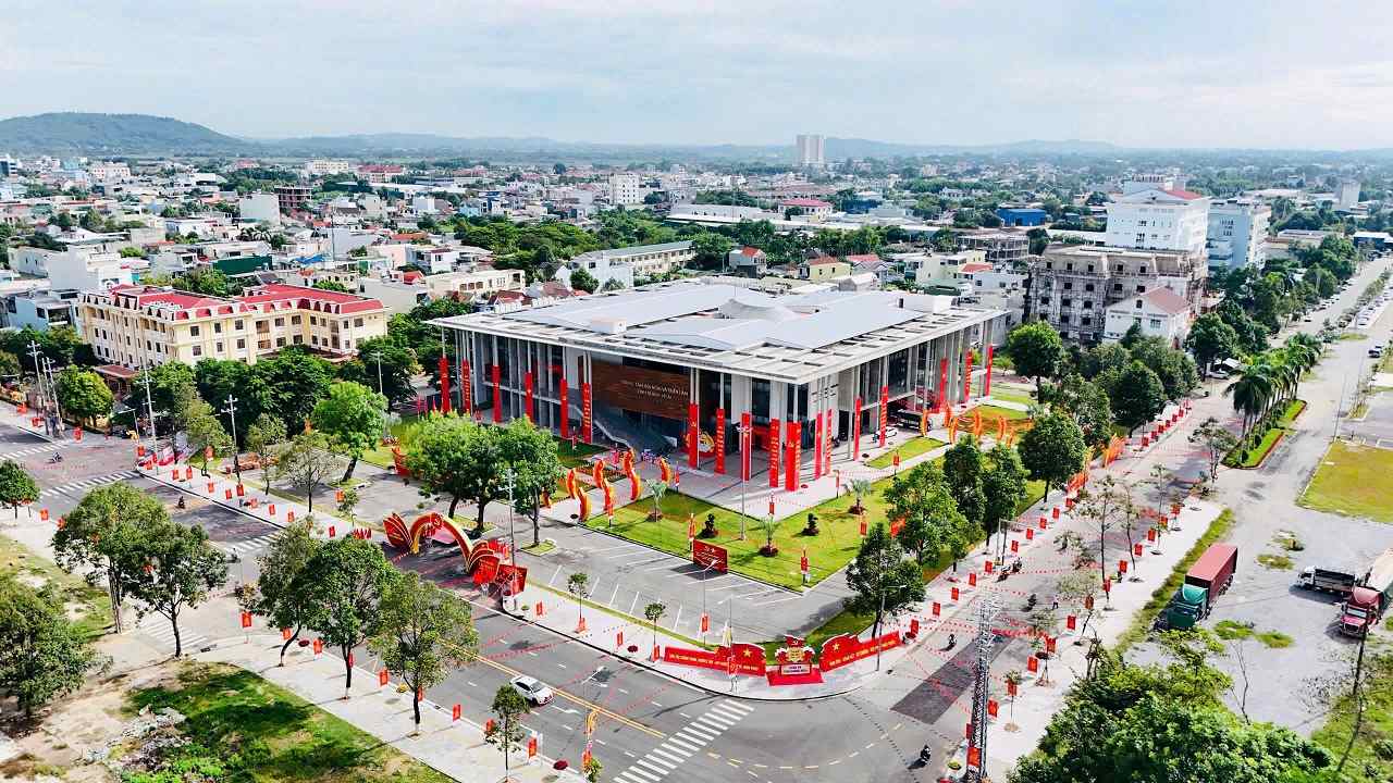 Dai hoi dai bieu Dang bo tinh Quang Ngai lan thu I, nhiem ky 2025 - 2030 duoc to chuc tai Trung tam Hoi nghi va Trien lam tinh. Anh: Vien Nguyen