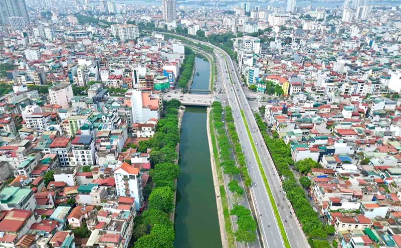 To Lich River flows through the center of Hanoi. Photo: Song Huu