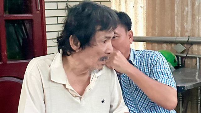 Musician To Hieu visited Thuong Tin on the afternoon of September 10. Photo: Character provided